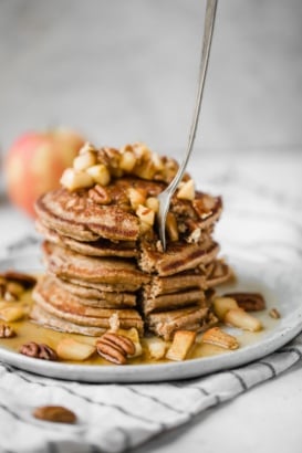 healthy apple pancakes