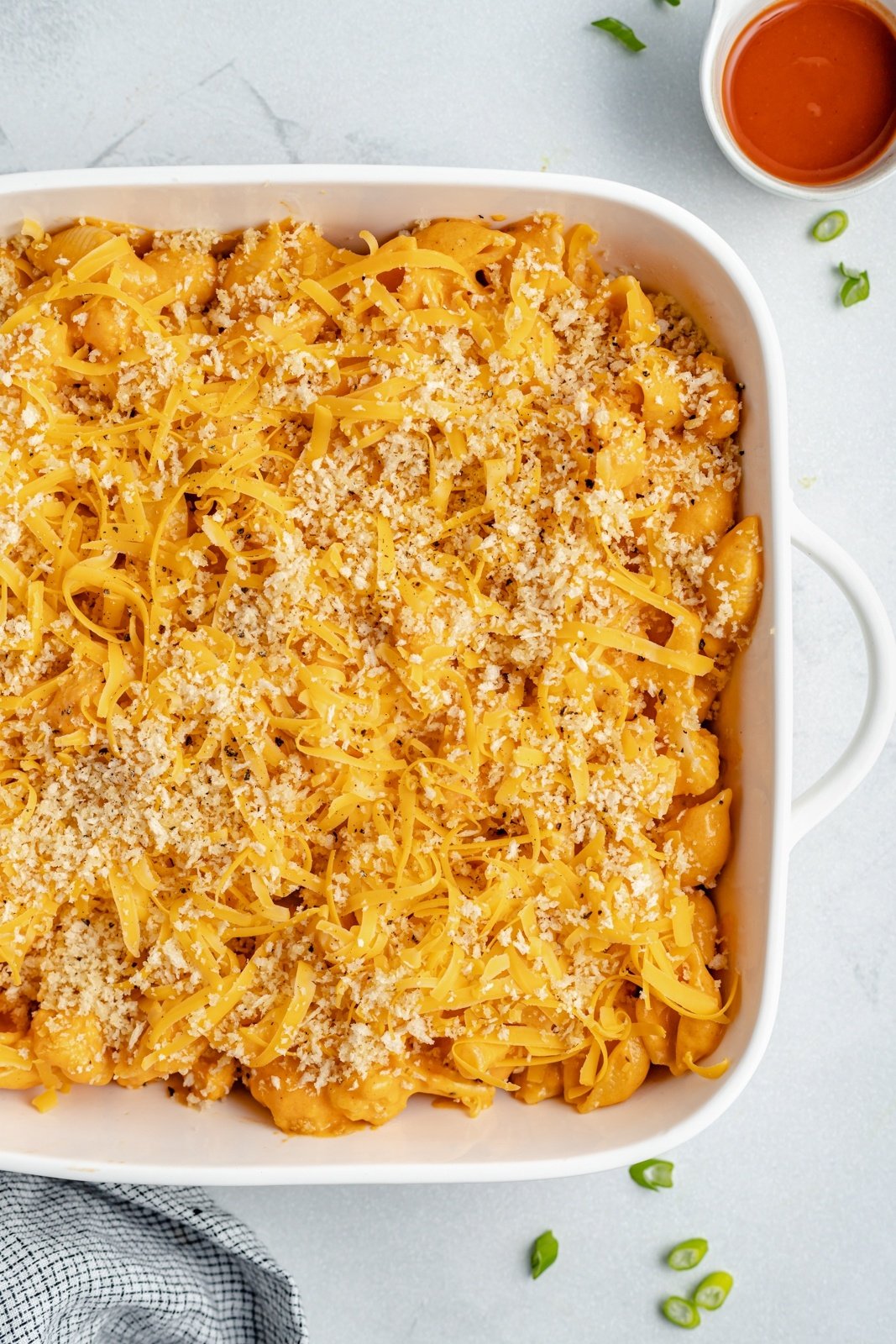 easy buffalo cauliflower mac and cheese in a pan